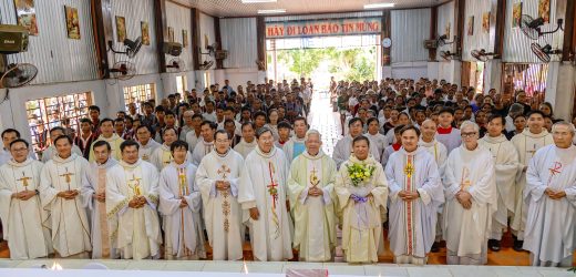 Giáo Xứ Ia Tô: Chào Đón Cha Tân Chánh Xứ Vinh Sơn P. Nguyễn Thành Trung