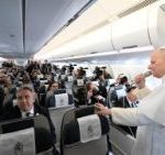 [Tông Du Algeria] Đức Thánh Cha: “Tôi Không Phải Là Chính Trị Gia, Tôi Nói Về Phúc Âm. Tôi Nói Với Các Nhà Lãnh Đạo Thế Giới: Chấm Dứt Chiến Tranh”