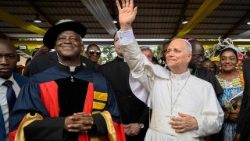 [Tông Du Camerun] Đức Thánh Cha Lêô XIV Gặp Gỡ Giới Đại Học Tại Trường Đại Học Công Giáo Trung Phi