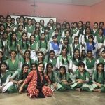 Một Nữ Tu Dùng Tâm Lý Học Và Tin Mừng Giúp Giới Trẻ Vượt Qua Khủng Hoảng