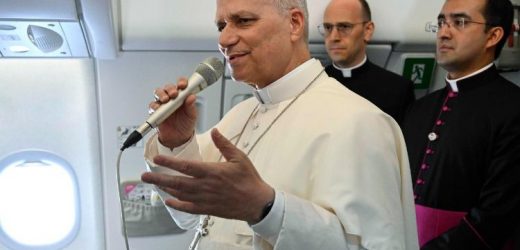 ĐTC Lêô: Tôi Đến Phi Châu Để Khích Lệ Tín Hữu Công Giáo, Không Để Tranh Luận Với Ông Trump