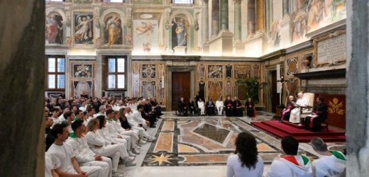 Đức Thánh Cha Đề Cao Giá Trị Nhân Văn Của Thể Thao: Cạnh Tranh Không Thù Địch