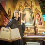 10 Trích Dẫn Về Đau Khổ Và Khiêm Nhường Từ Nhật Ký Của Thánh Faustina Kowalska