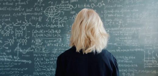Vì Sao Thuyết Vạn Vật Không Thể Trả Lời Được Những Câu Hỏi Siêu Việt Nhất?