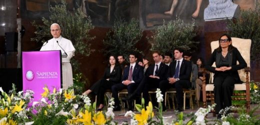 ĐTC Thăm Đại Học Sapienza: Giảng Dạy Là Một Hình Thức Bác Ái