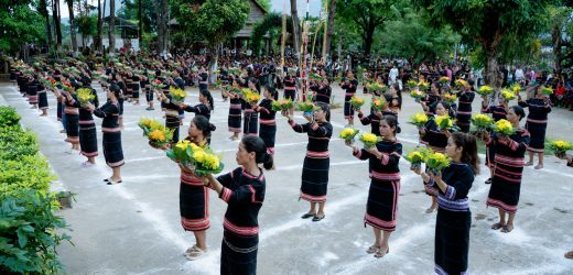Hoa Thiêng Dâng Kính Mẹ Giữa Đại Ngàn Tây Nguyên