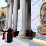 Đức Thánh Cha Gặp Gỡ Dân Thành Napoli