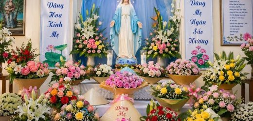 Tháng Năm: Từ Hoa Đồng Cỏ Nội Đến Hoa Cõi Lòng