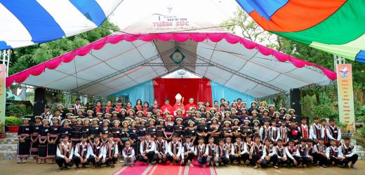 Hồng Ân Bí Tích Thêm Sức Tại Các Giáo Xứ