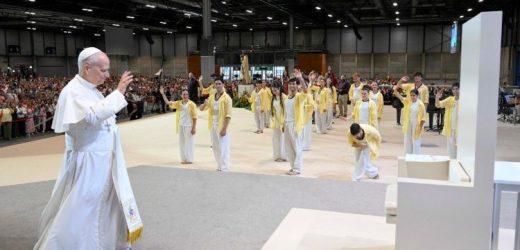 [Tông Du Tây Ban Nha] Đức Thánh Cha Gặp Các Tình Nguyện Viên Tại Madrid