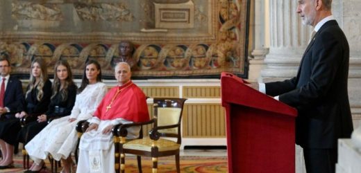 Quốc Vương Philip VI Của Tây Ban Nha Chào Mừng Đức Thánh Cha Lêô XIV