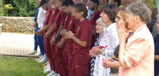 Trước Thềm World Cup, Các Cầu Thủ Croatia Đã Phó Thác Cuộc Phiêu Lưu Của Mình Cho Thiên Chúa