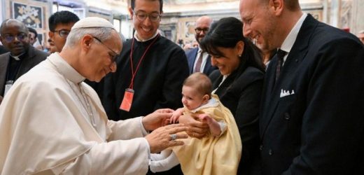 Vatican Công Bố Tài Liệu Chuẩn Bị Cho Cuộc Thảo Luận Về Tông Huấn “Amoris Laetitia”