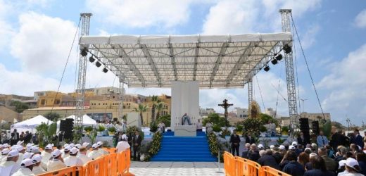 Đức Thánh Cha Lêô XIV: Trở Nên Người Thân Cận Tại Lampedusa