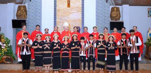 Thánh Lễ Ban Bí Tích Thêm Sức Tại Giáo Xứ Plei Rơngol Khóp