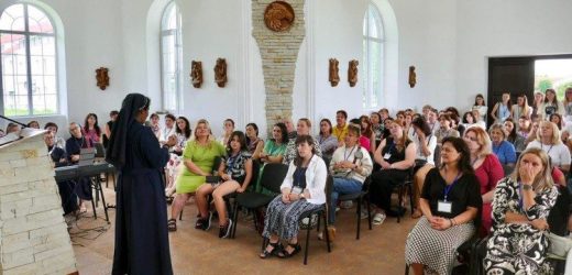 Ucraina: “Sức Mạnh Của Chúng Tôi Là Cầu Nguyện”
