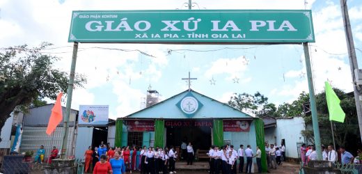 Giáo Xứ Ia Pia: Ngày Hồng Ân Lãnh Nhận Bí Tích Thêm Sức