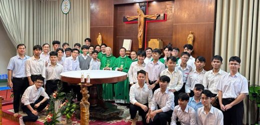 Nhà Bok Phước: Khai Giảng Năm Tu Học Mới