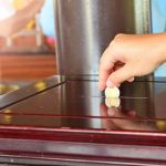 Thánh Kinh Nói Gì Về Việc Trở Thành Một “Người Vui Vẻ Dâng Hiến”?