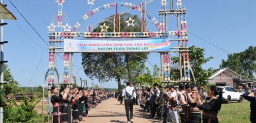 Giáo Họ Biệt Lập Kon Gu Mừng Bổn Mạng Giáo Họ Và Đón Cha Tân Đặc Trách Tiên Khởi