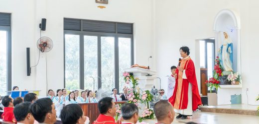 Giáo Xứ Vinh Sơn Hân Hoan Chào Đón Cha Chánh Xứ Đầu Tiên
