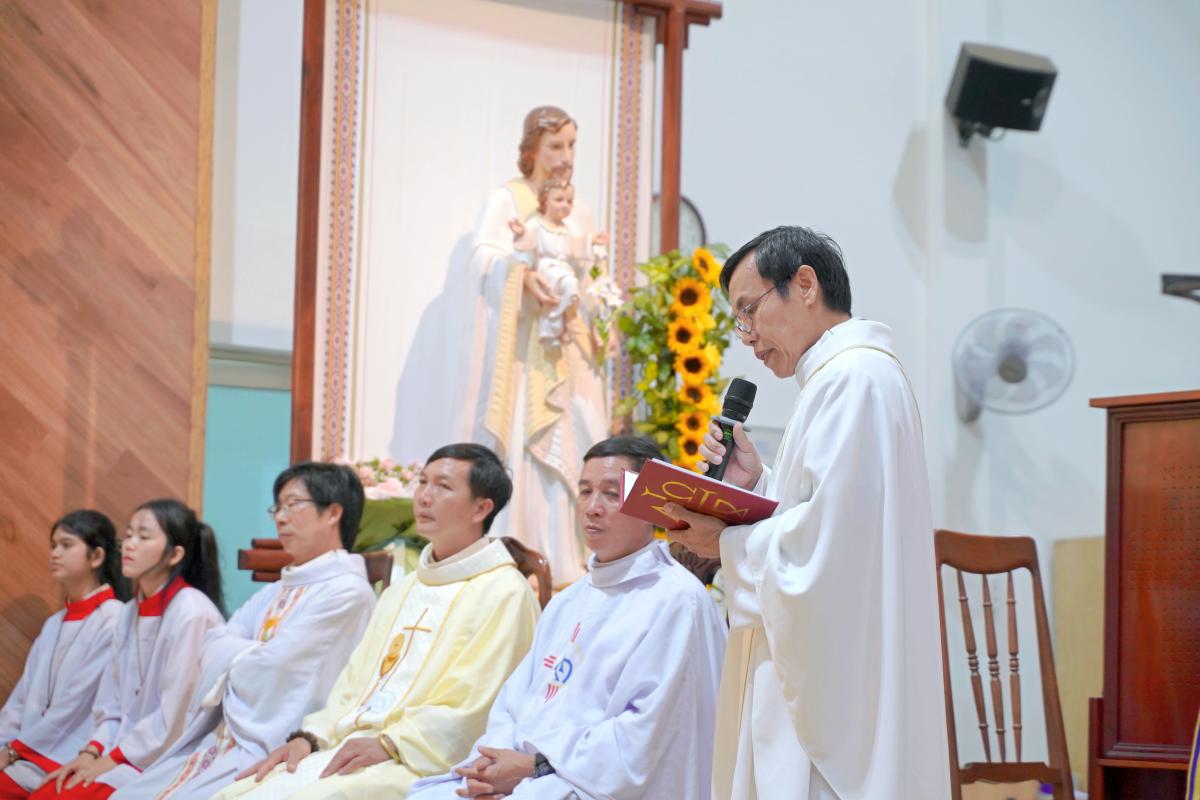 nhan xu hieu duc 24