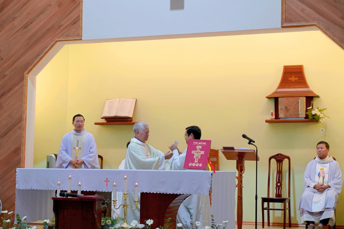 nhan xu hieu duc 7